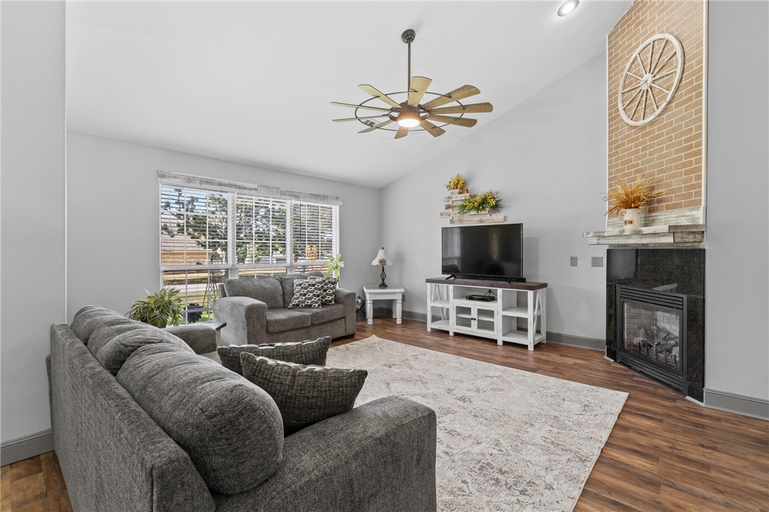 College Hill 2nd Add Ph 1 Gentry - Residential