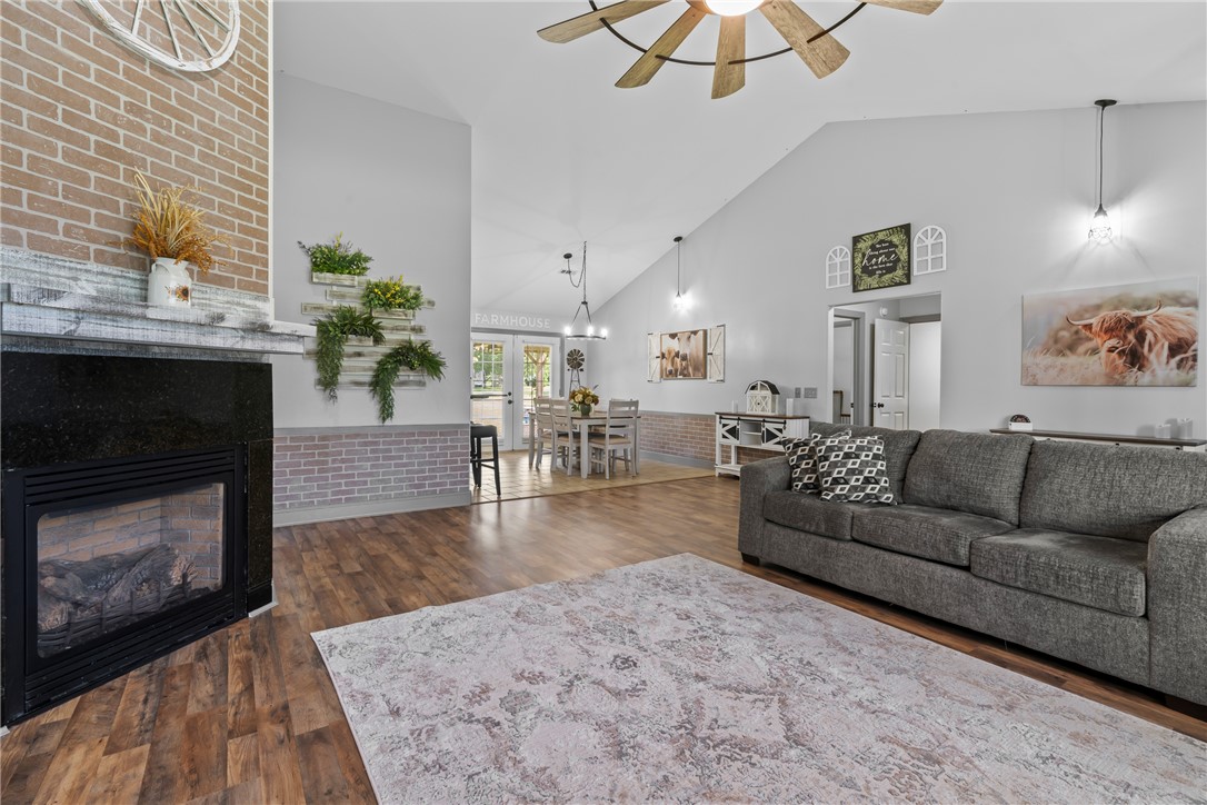 College Hill 2nd Add Ph 1 Gentry - Residential