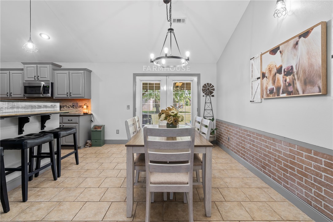 College Hill 2nd Add Ph 1 Gentry - Residential