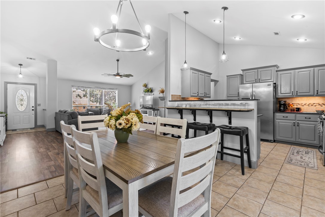 College Hill 2nd Add Ph 1 Gentry - Residential
