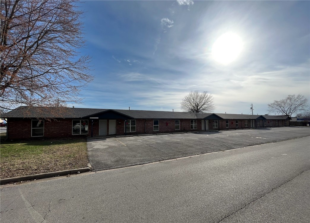 Western Oaks Place I - Residential