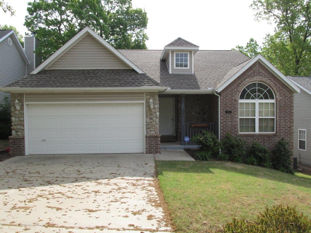 3 bed & 2 bath home in Bentonville! Convenient location. Walk-in closets. Refrigerator included.