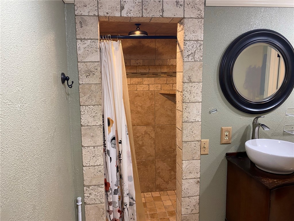 31-19-30-Cave Springs - Residential Lease