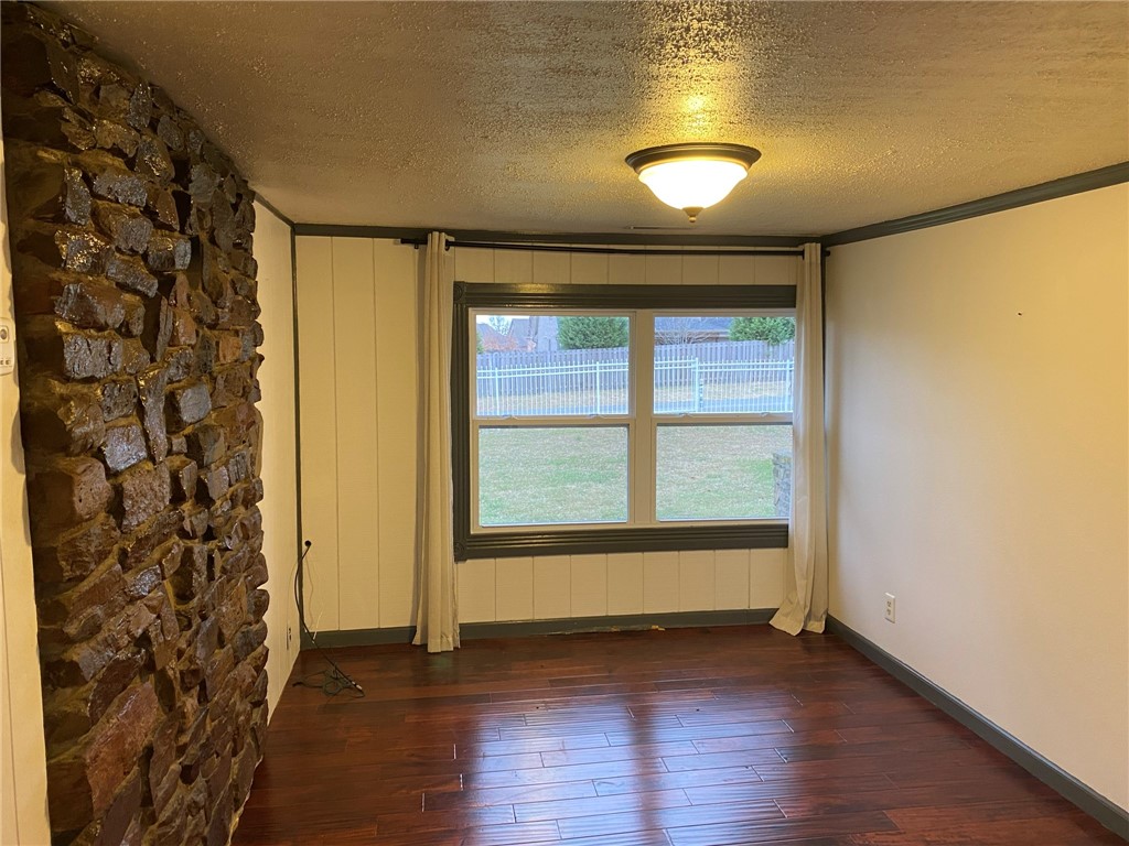 31-19-30-Cave Springs - Residential Lease