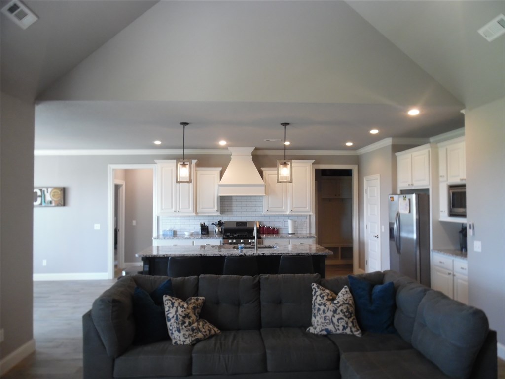 Hidden Valley Estates - Residential Lease