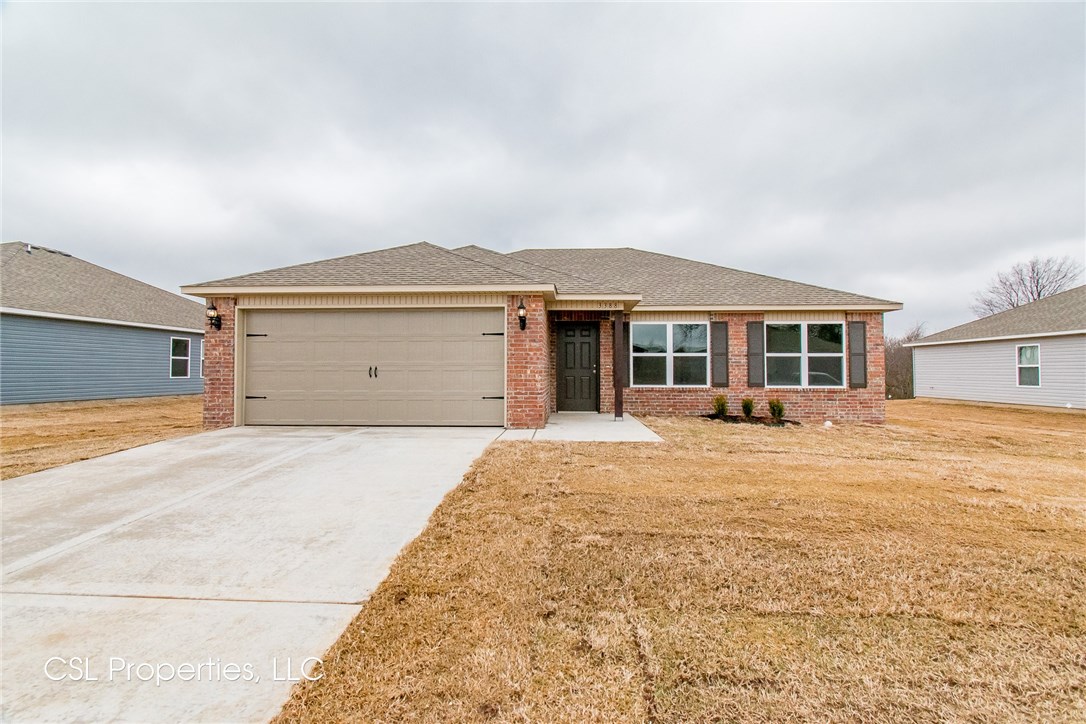 Like new 3 bedroom 2 bath house is ready for you!  Home features luxury vinyl plank flooring in the living room and carpeted bedrooms. Spacious kitchen has lots of cabinets and pantry, as well as an eat-in dining area. House is having mini blinds, ceiling fans, fridge, and fence installed! Great covered patio with no neighbors behind!