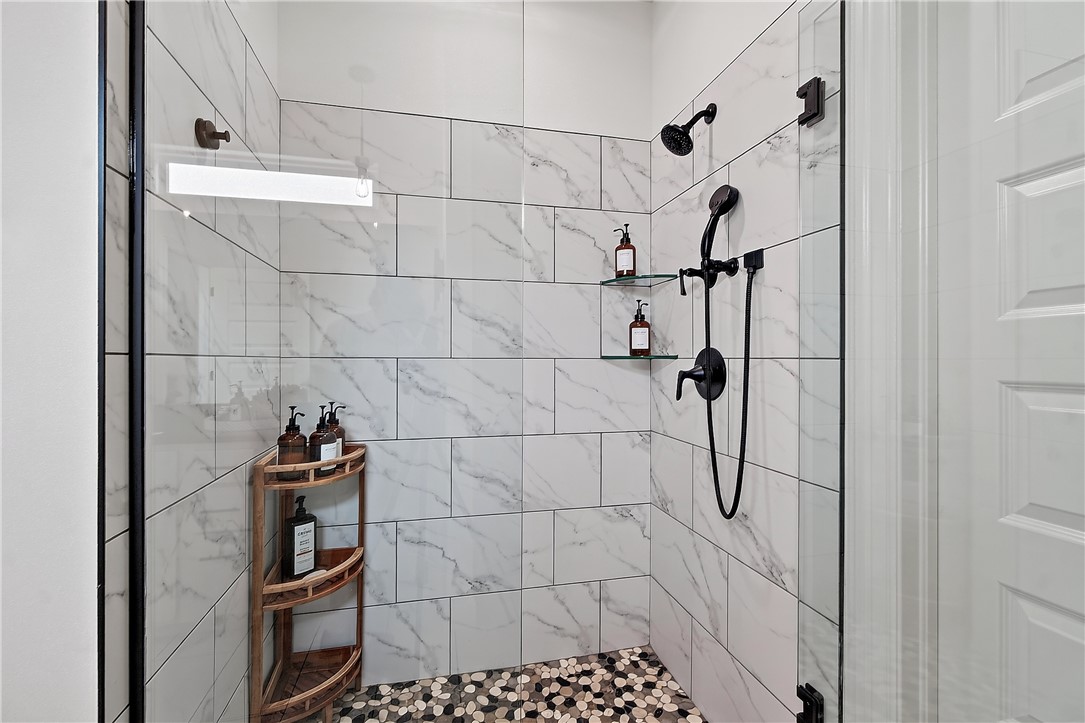 GLEN ARBOR SUB-BENTONVILLE - Residential