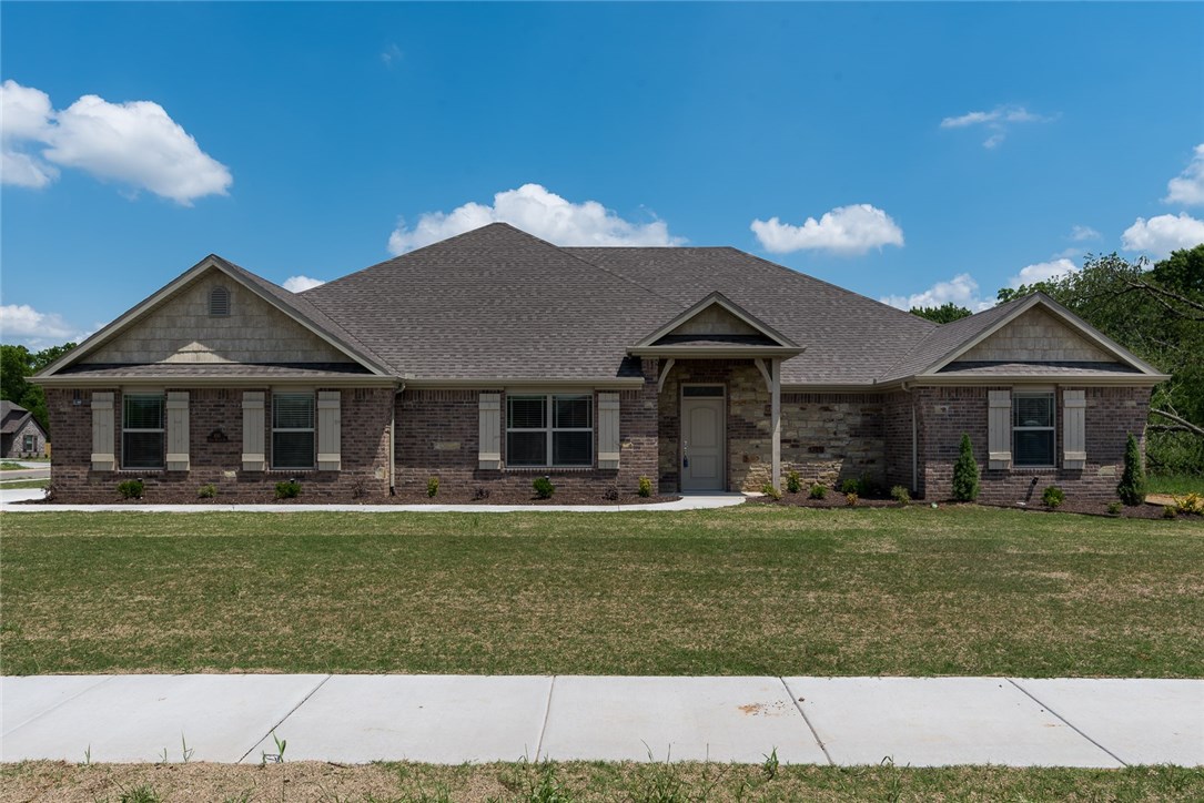This gorgeous new build is the best plan available sitting on a huge corner lot. Home features all of the newest amenities that you could ask for such as, custom cabinets, fully tiled master shower, hand scraped hardwood floors, custom cabinets, LED lighting, & granite counters. Bonus room included This plan includes the hard to find feature of being a single level. If you're looking for new construction in the center of everything come see this home!