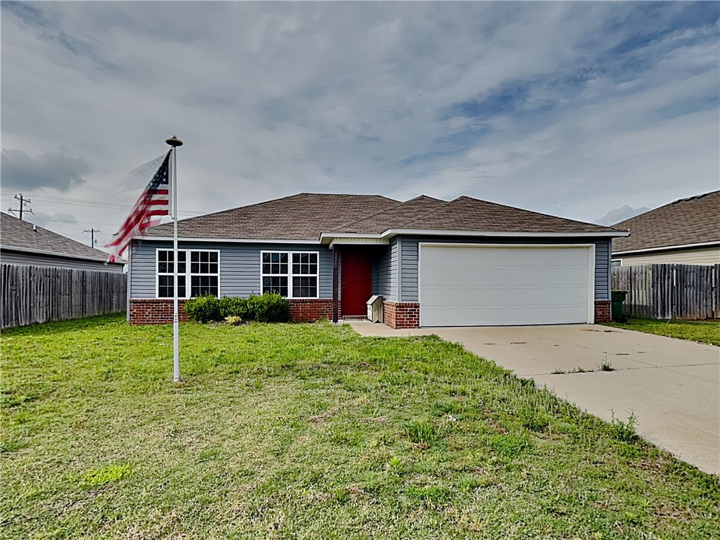 Discover the ultra affordable, single-family home at 1550 Scotland DR in Centerton, Arkansas. Constructed in 2018, this home offers a split layout, designed for comfort and functionality. The kitchen, a central hub for daily living, is has tons of counter space and cabinets with an open flow into the living room. This residence encompasses three well-proportioned bedrooms and two full bathrooms, offering ample private accommodations. Further enhancing the property's appeal is a generous yard, and an attached 2-car garage, and a full laundry room. Homes at this price point don't come along often in Northwest Arkansas! View the virtual tour today and then schedule your private showing!