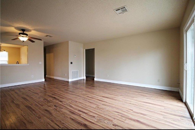 Metfield Courts Bvv - Residential Lease