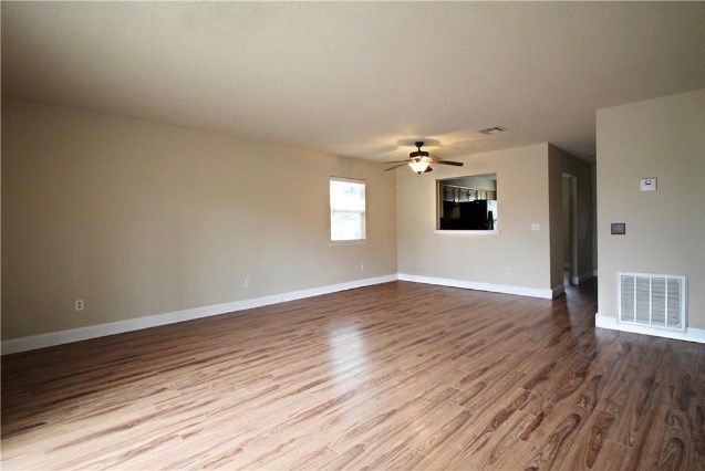 Metfield Courts Bvv - Residential Lease