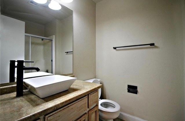 Metfield Courts Bvv - Residential Lease