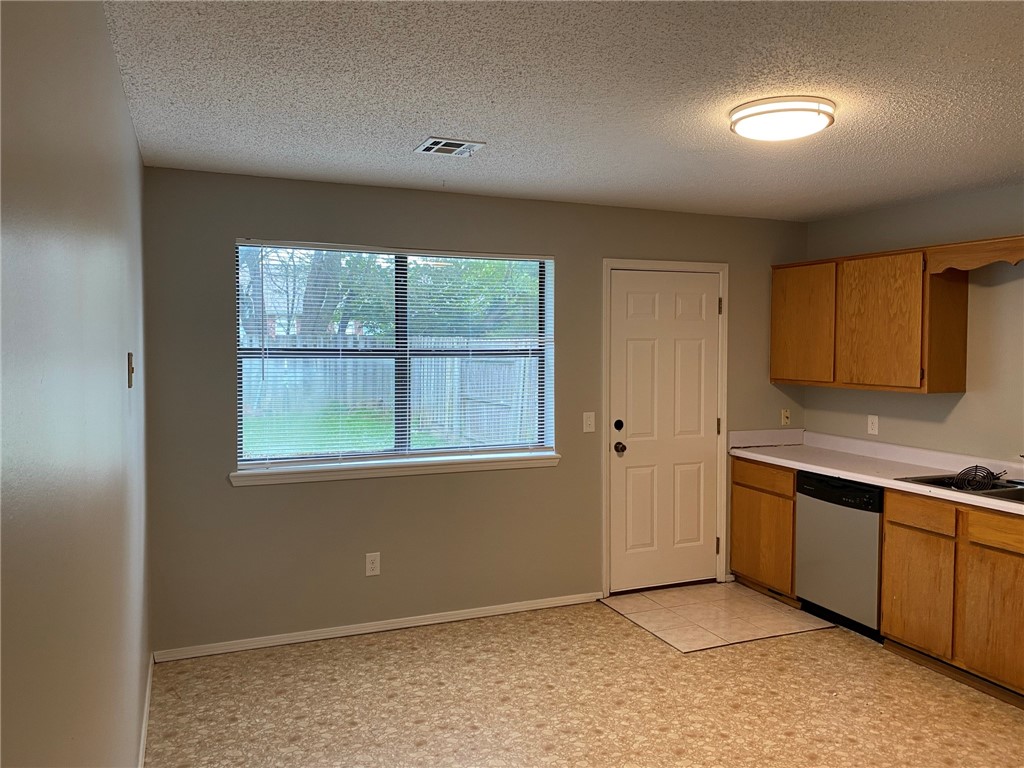 Oak Hill Iii Ph 1-Rogers - Residential Lease