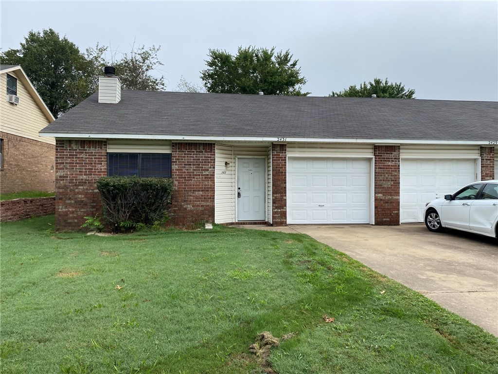 NEAR I49 Pinnacle Hills Shopping, Restaurants, Mercy Hospital, and Rogers Aquatic Center. Nice 3 bedroom brick duplex with 3 LARGE bedrooms. 3 LARGE bedrooms, one is on the 2nd Level. Wood burning fireplace, pets allowed with pet fee. One car garage. New carpet and paint less then a year ago.