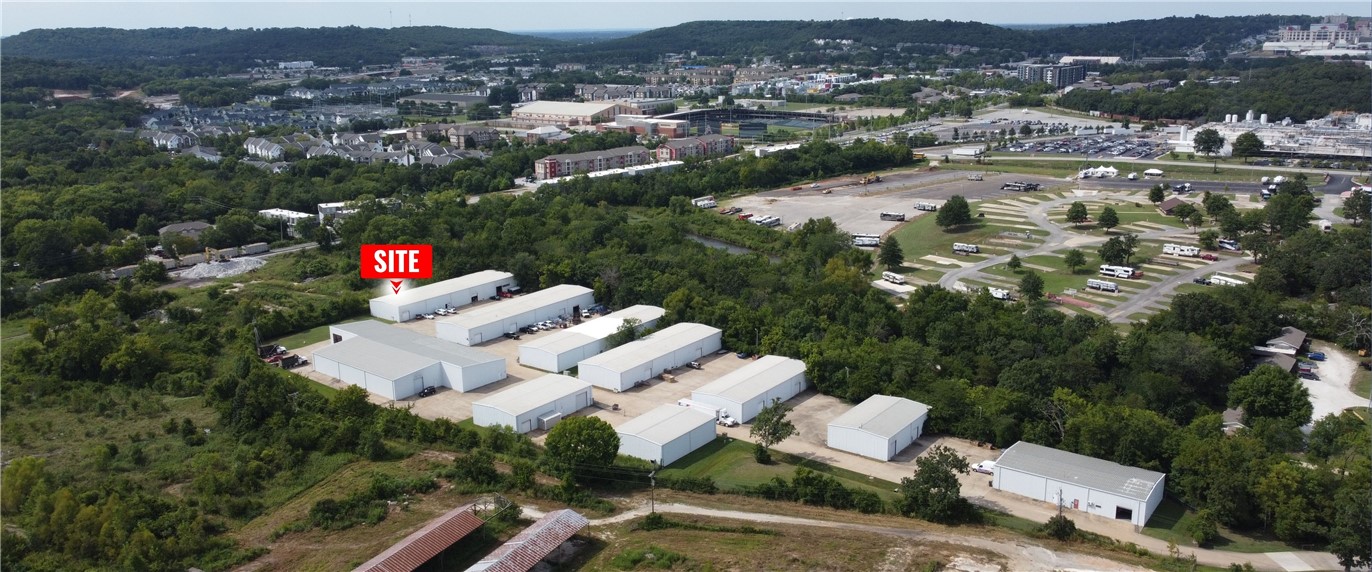 Space Center Hpr - Commercial Lease