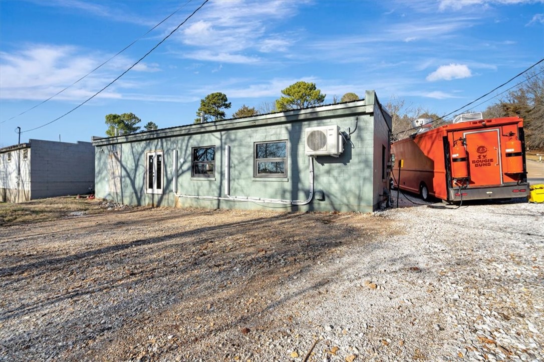 Aumicks Add - Commercial Lease