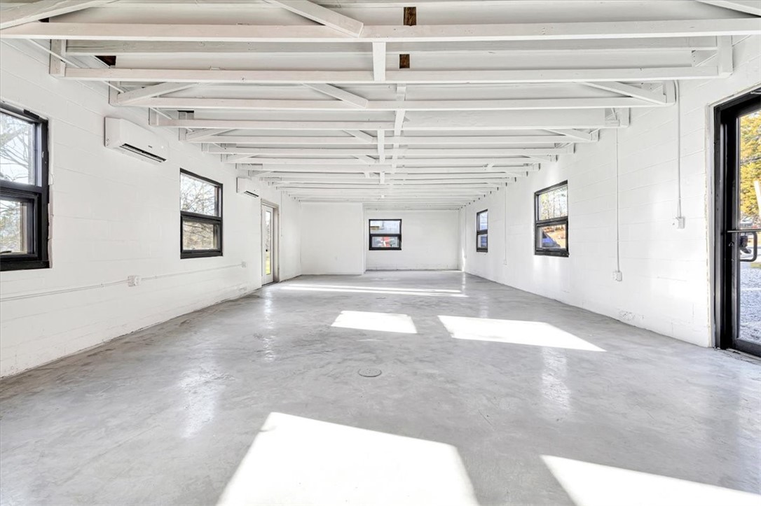 Aumicks Add - Commercial Lease