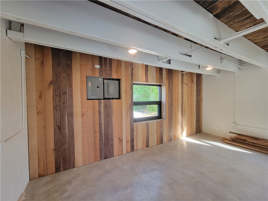 Aumicks Add - Commercial Lease