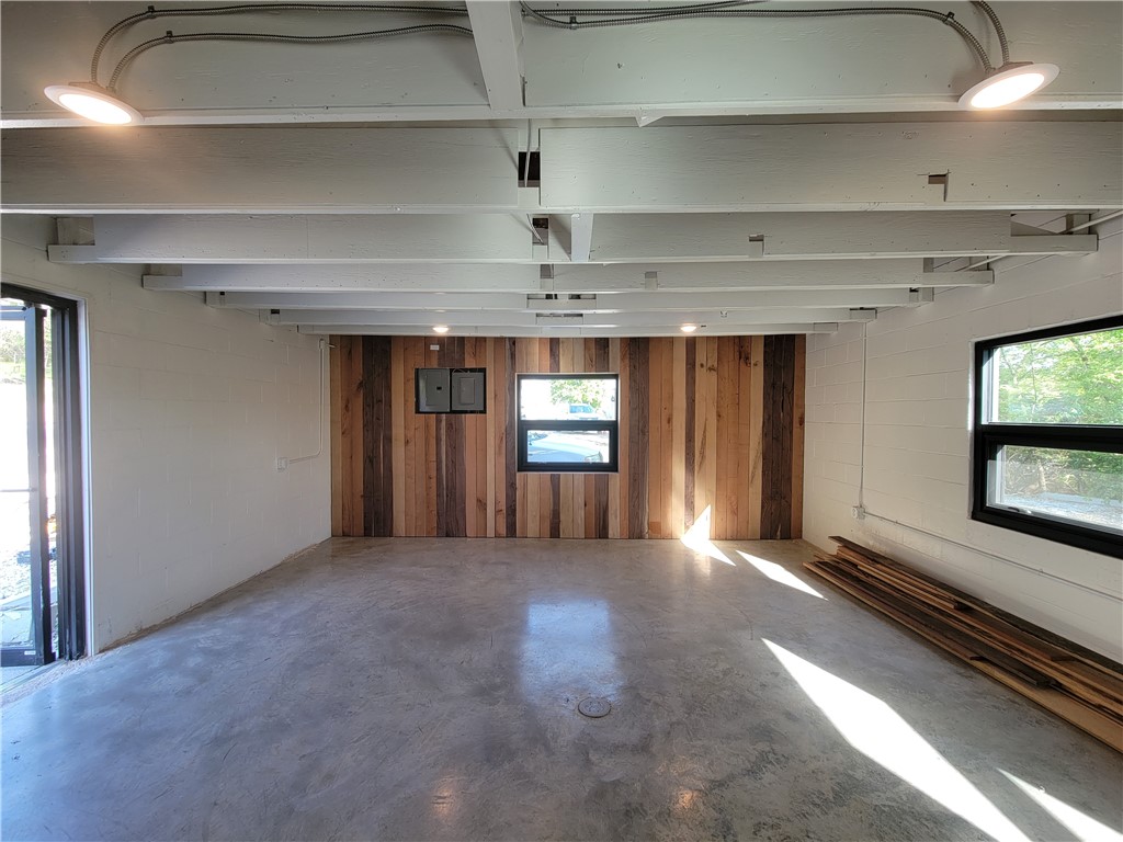 Aumicks Add - Commercial Lease