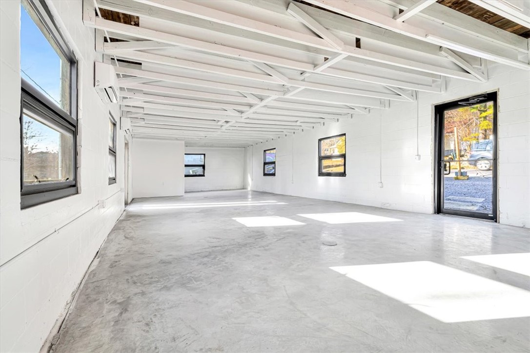 Aumicks Add - Commercial Lease