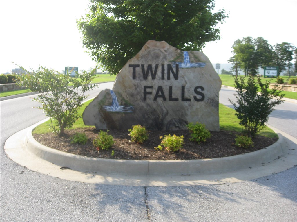 Twin Falls - Land
