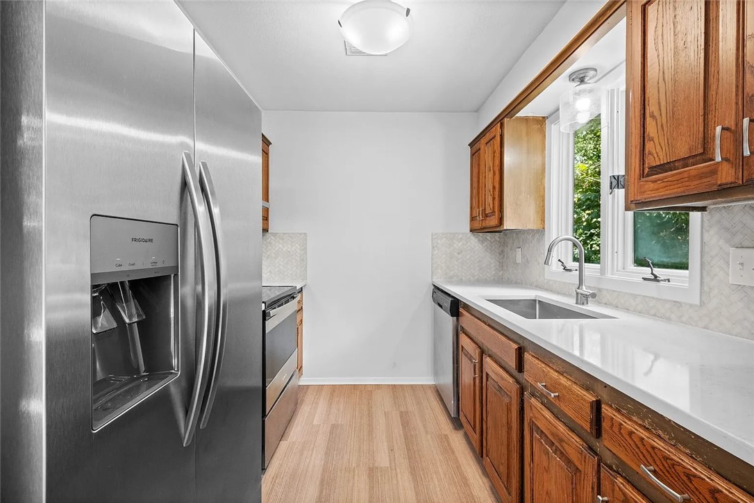Townhouse Tct 3 A/K/A Drake Court Bvv - Residential
