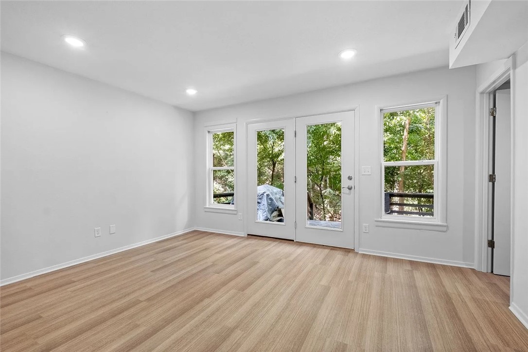 Townhouse Tct 3 A/K/A Drake Court Bvv - Residential