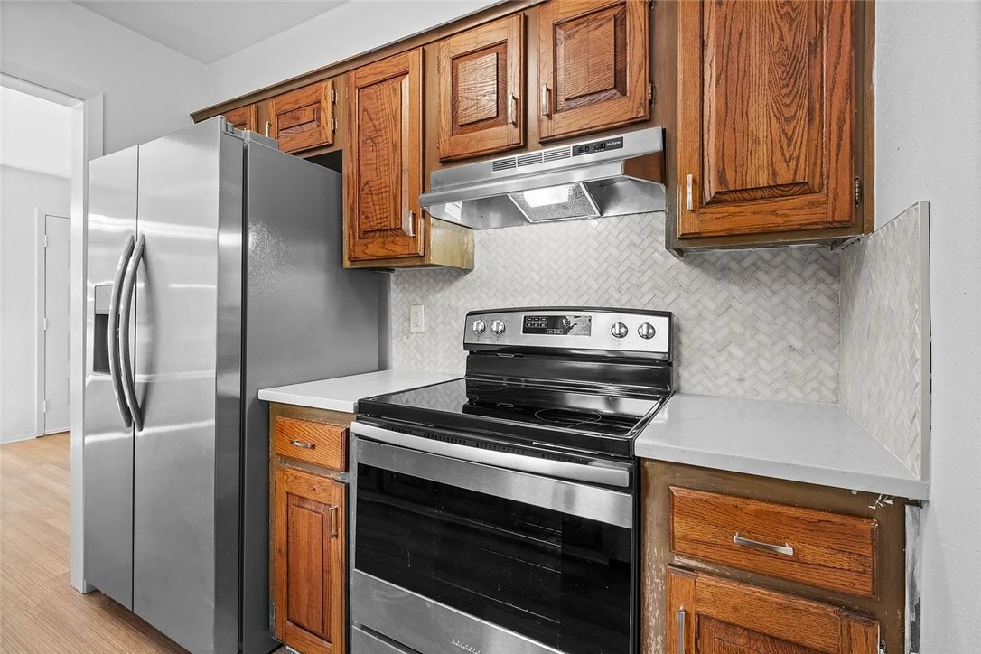 Townhouse Tct 3 A/K/A Drake Court Bvv - Residential