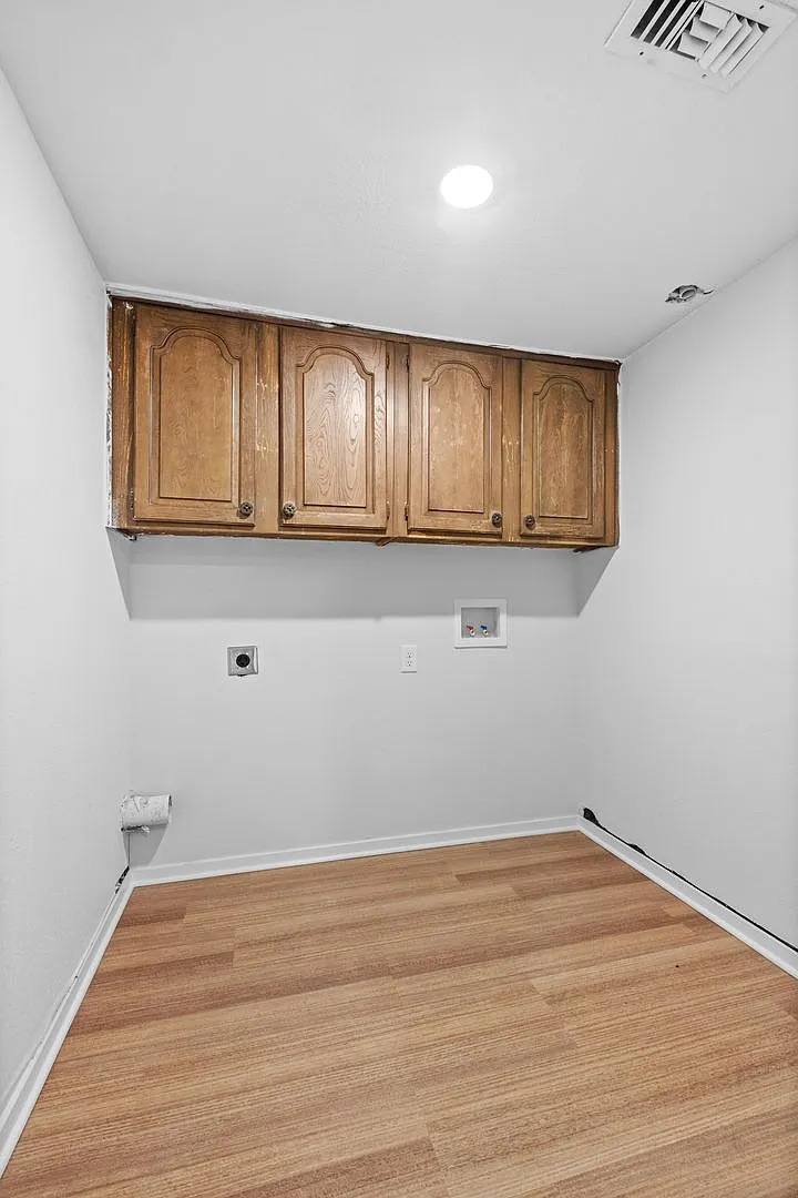 Townhouse Tct 3 A/K/A Drake Court Bvv - Residential