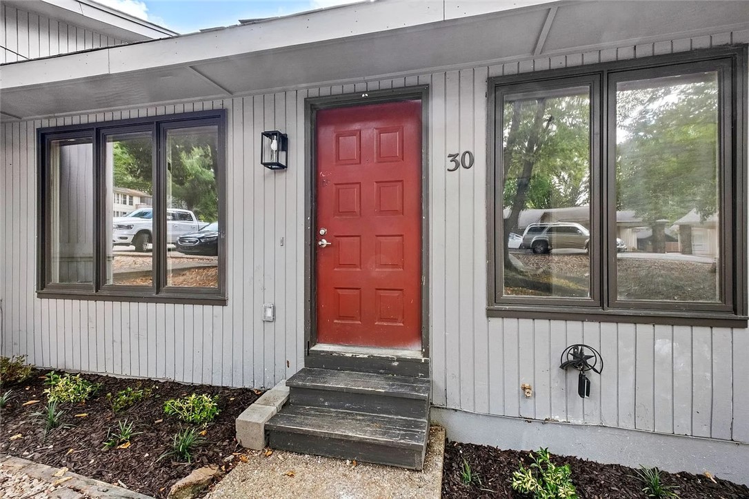 Townhouse Tct 3 A/K/A Drake Court Bvv - Residential