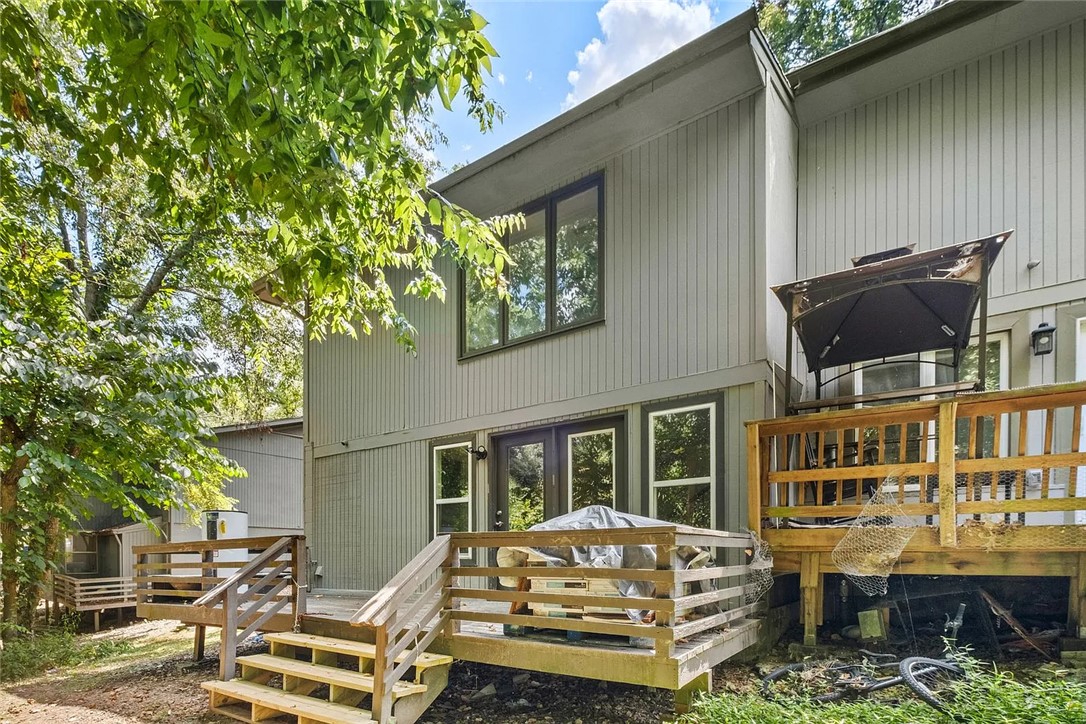 Townhouse Tct 3 A/K/A Drake Court Bvv - Residential