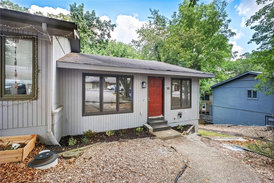 Townhouse Tct 3 A/K/A Drake Court Bvv - Residential