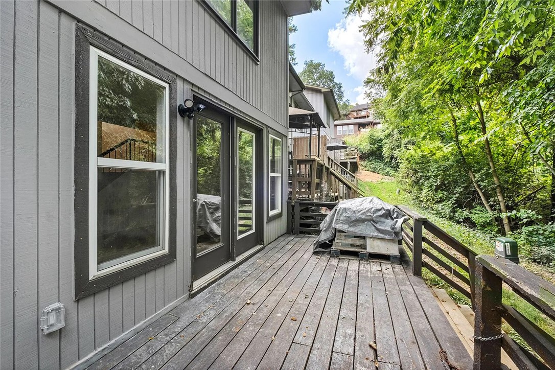 Townhouse Tct 3 A/K/A Drake Court Bvv - Residential