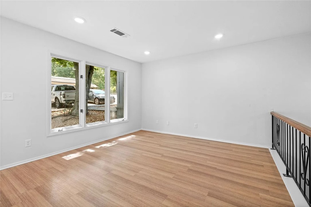 Townhouse Tct 3 A/K/A Drake Court Bvv - Residential
