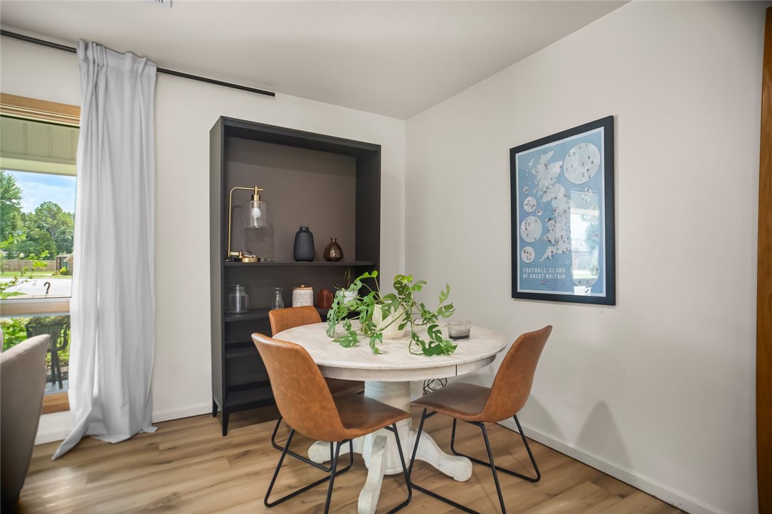 Centre Court Rogers - Residential