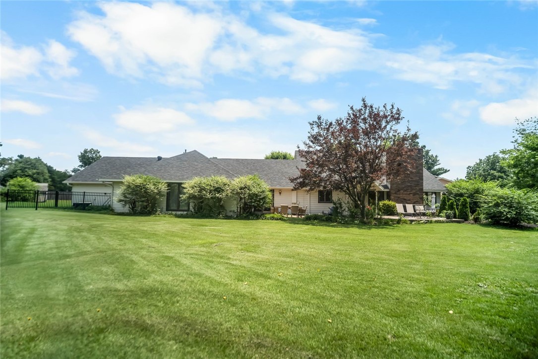 Centre Court Rogers - Residential