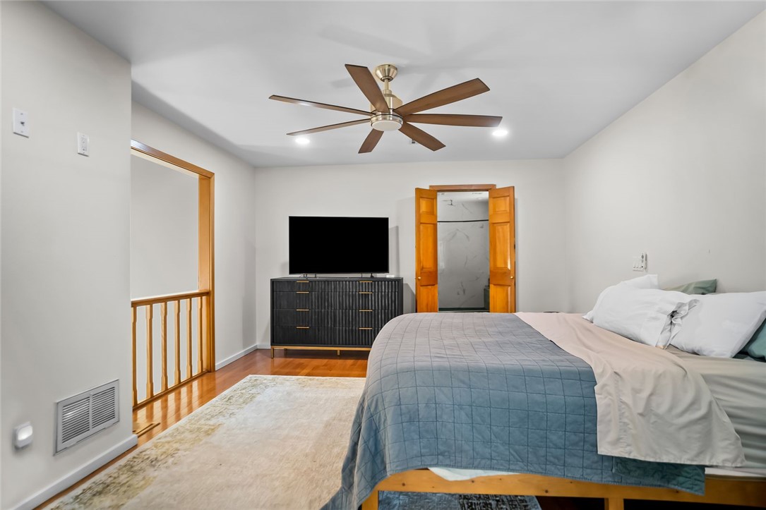 Centre Court Rogers - Residential