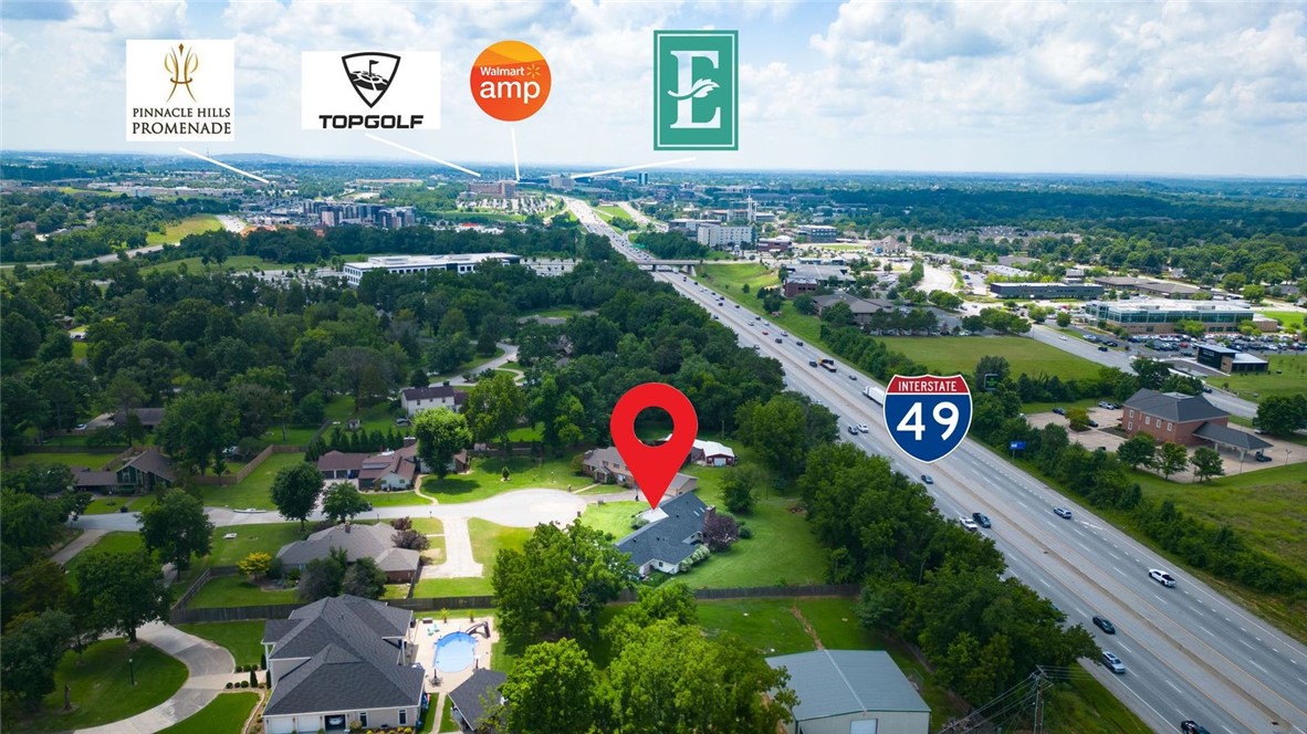 Centre Court Rogers - Residential