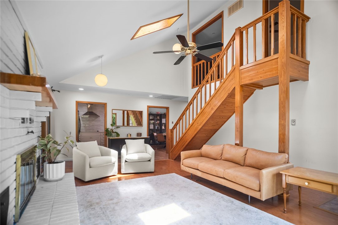 Centre Court Rogers - Residential