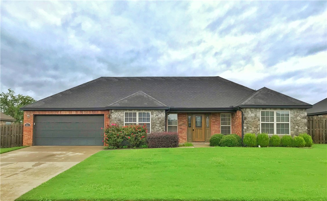 Great 4 bedrooms, 2 baths in convenient location.