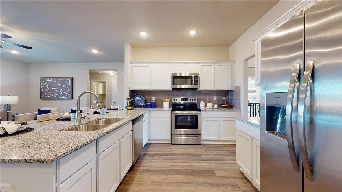 WALNUT HILL SUB PH VI-PEA RIDGE - Residential