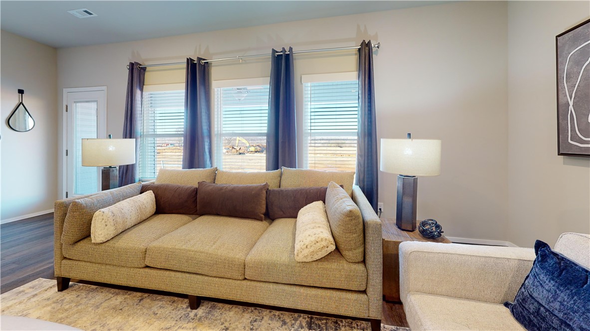 WALNUT HILL SUB PH VI-PEA RIDGE - Residential