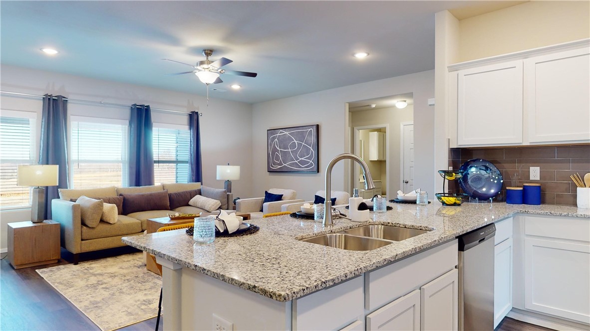 WALNUT HILL SUB PH VI-PEA RIDGE - Residential