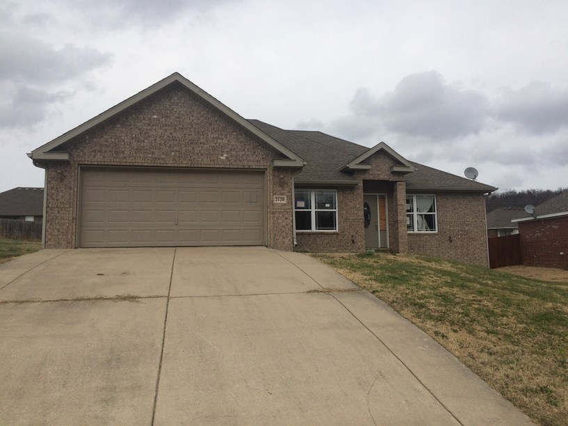 Great home on a cul-de-sac. Close to schools and park. Large eat-in kitchen. Corner fireplace. Tray ceilings. Master bedroom has walk-in closet, and master bath has separate shower with jetted tub.