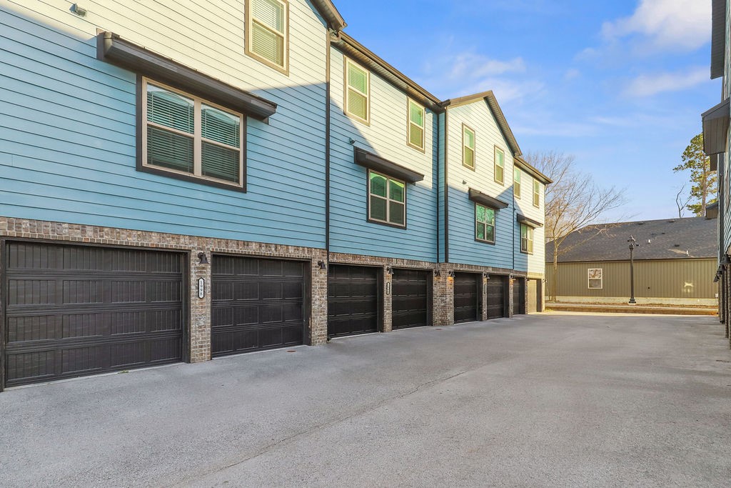 Bourbon Street Twnhms Hpr - Residential