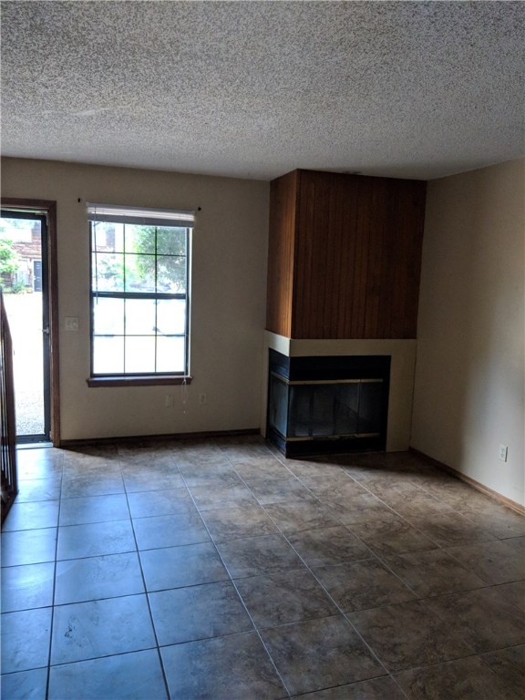 Oakland Twnhms Ph II - Residential Lease