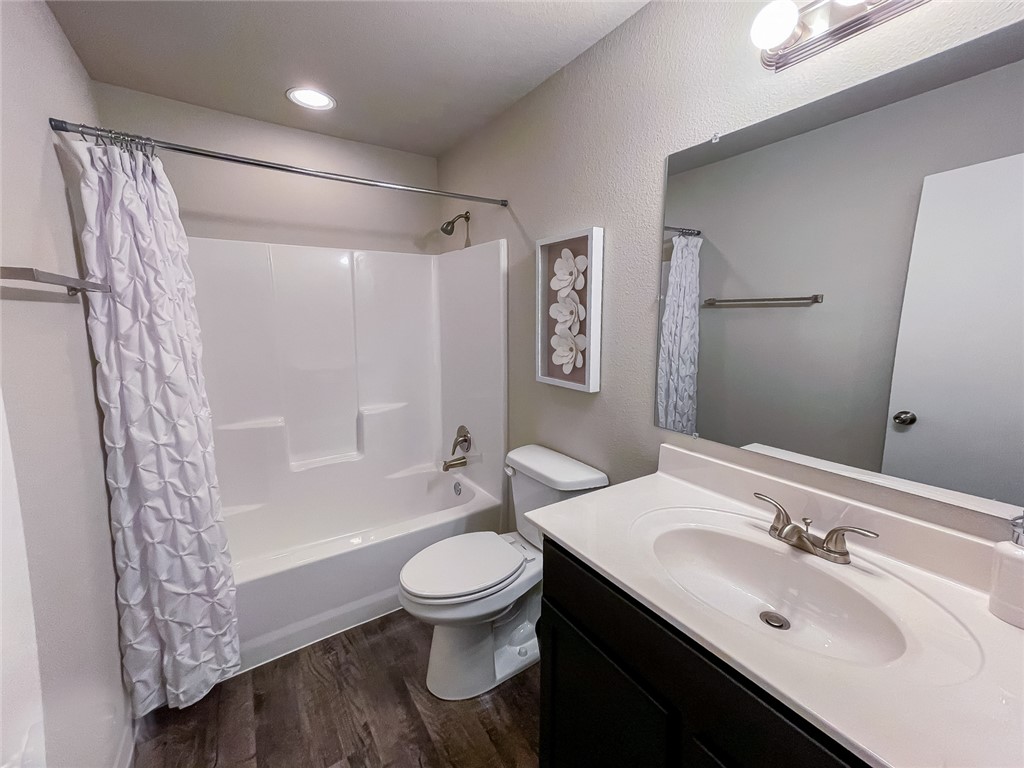 STOKENBURY FARMS VI - Residential