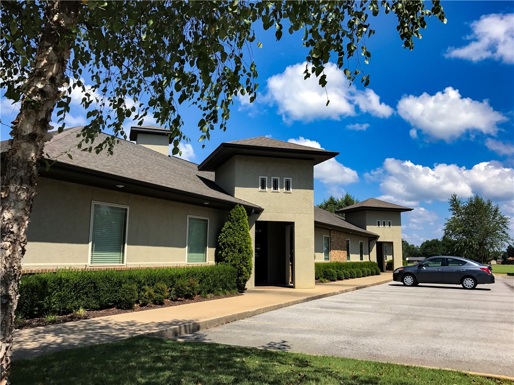 Office space available August 2026 for lease at Legacy Business Center in Bentonville, one of the fastest growing areas in Northwest Arkansas. The property is 2.0 miles from the new Walmart Home Office campus and less than a 9-minute drive to I-49. Area is experiencing exponential growth and has great amenities such as Climb Bentonville, the Bentonville Brewery and Osage Park.