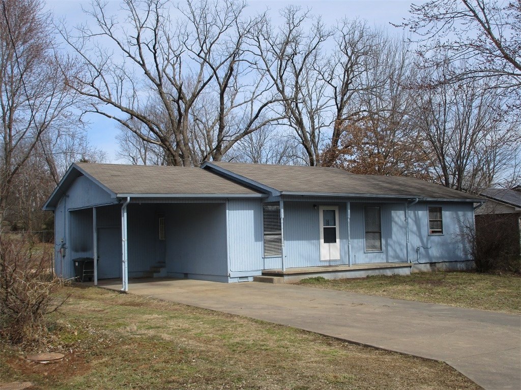 Good house in Huntsville. 3 bed, 1 and 1/2 baths, large fenced backyard, convenient location! New paint and carpet, newer heat and air.