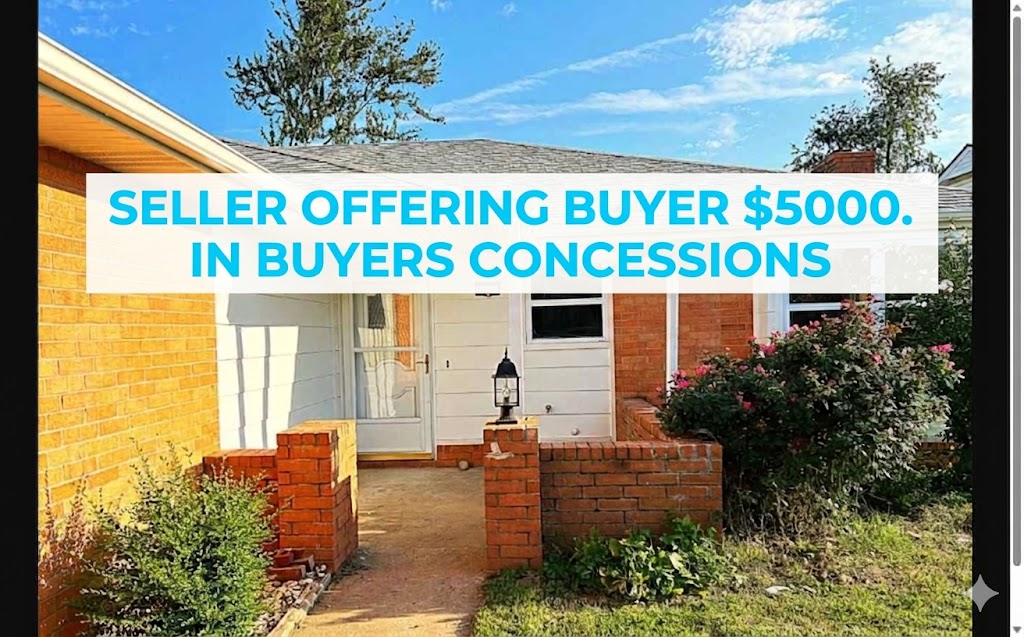 Remodeled 2 bed, 2 bath townhome on a cul-de-sac. Features a new deck, new chain-link fence, and a beautifully updated interior with new flooring, countertops, stove, and dishwasher. Conveniently located near schools, parks, and shopping. Move-in ready!
